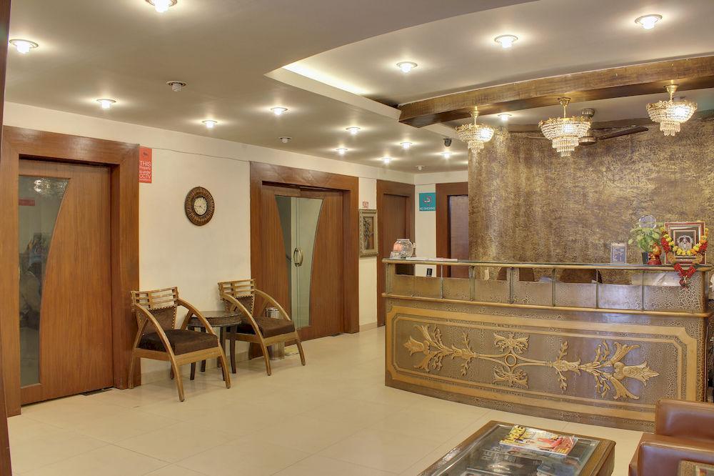 Hotel Oyo 358 Sarojini Nagar Nueva Delhi Exterior foto