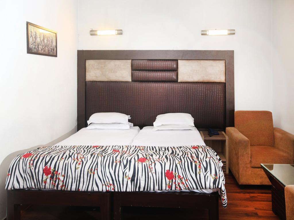 Hotel Oyo 358 Sarojini Nagar Nueva Delhi Exterior foto